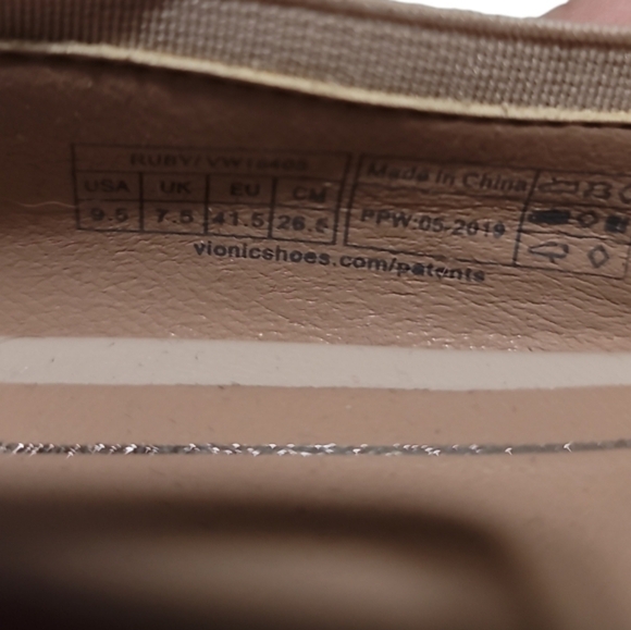 Vionic Ruby Quilted Leather Block-Heel Pumps Beige 9.5 Neutral Capsule Wardrobe - Picture 9 of 9